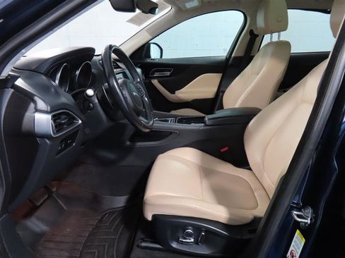 Used 2020 Jaguar F-PACE Premium image 16