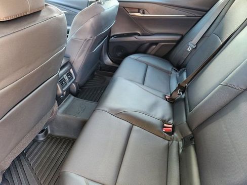 Used 2025 Toyota Camry XLE image 31