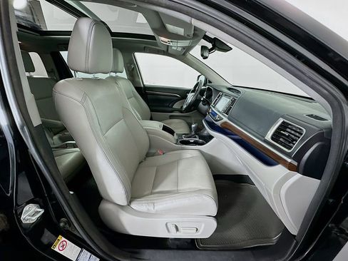 Used 2015 Toyota Highlander Limited image 28