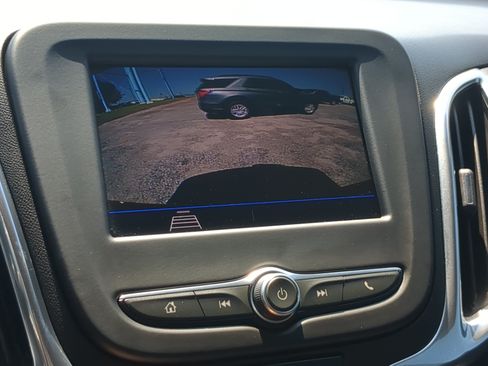 Used 2020 Chevrolet Equinox LT w/ Midnight Edition FWD image 18