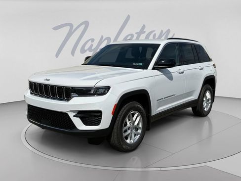 New 2026 Jeep Grand Cherokee Laredo AWD/4WD image 1