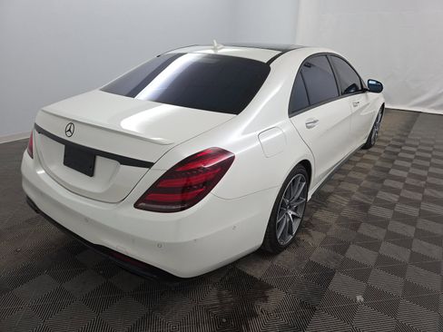 Used 2018 Mercedes-Benz S 560 Sedan w/ AMG Line Exterior image 2
