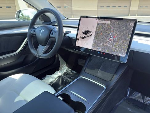Used 2023 Tesla Model 3 Standard Range RWD image 18