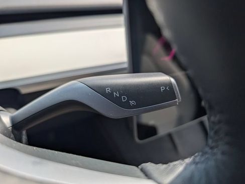 Used 2023 Tesla Model Y Long Range AWD/4WD image 23