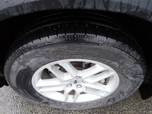 Used 2025 Ford Explorer Active image 12