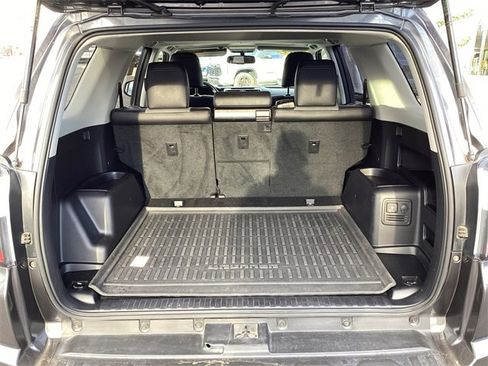 Used 2019 Toyota 4Runner SR5 Premium image 18