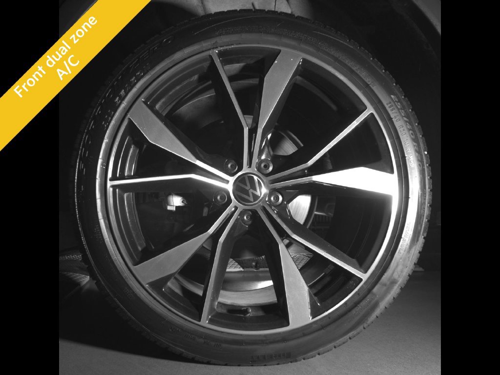 Used 2024 Volkswagen Tiguan SEL R-Line w/ MDO Package, Two-Row AWD/4WD image 13