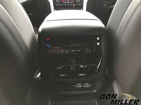 New 2025 Jeep Grand Cherokee L Altitude image 26