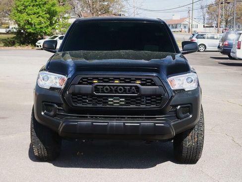 Used 2022 Toyota Tacoma SR RWD image 2