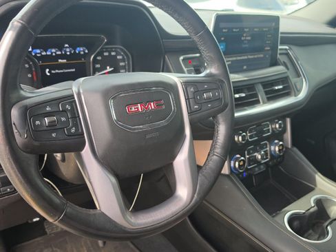 Used 2021 GMC Yukon SLT w/ SLT Luxury Plus Package RWD image 3