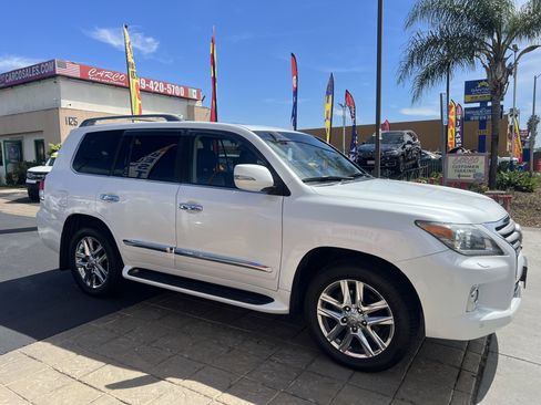 Used 2013 Lexus LX 570 4WD w/ Luxury Pkg image 10