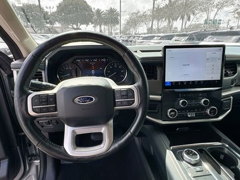 Used 2024 Ford Expedition XLT image 12