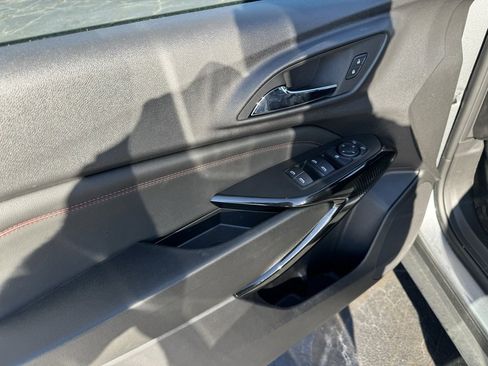 Used 2025 Chevrolet Trax RS w/ Driver Confidence Package image 23