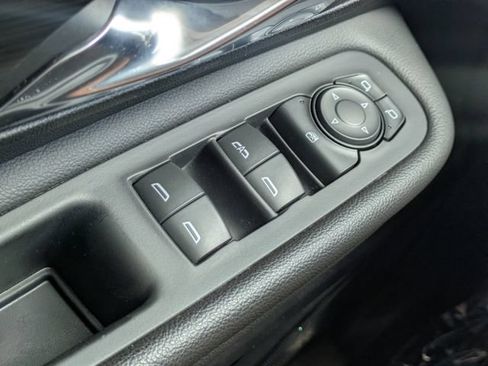 Used 2023 GMC Terrain SLE w/ Driver Convenience Package FWD image 23