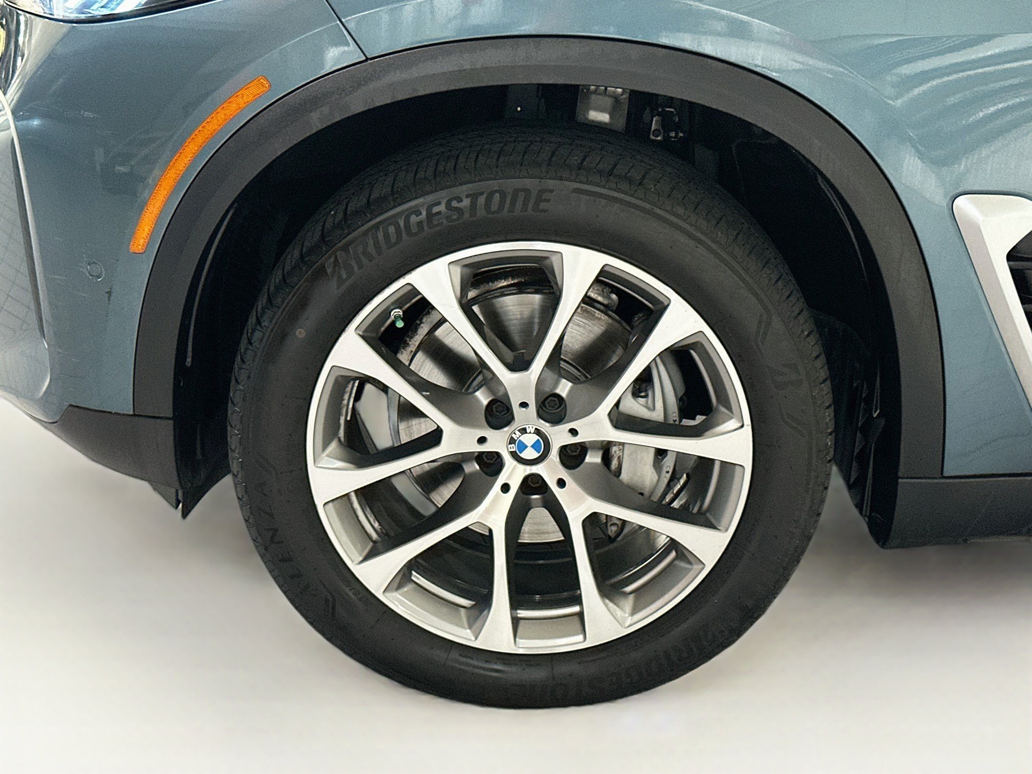 Certified 2024 BMW X5 xDrive40i w/ Parking Assistance Package AWD/4WD image 32