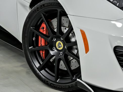 Used 2021 Lotus Evora image 4