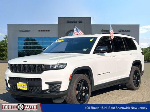 Used 2023 Jeep Grand Cherokee L Laredo AWD/4WD image 2