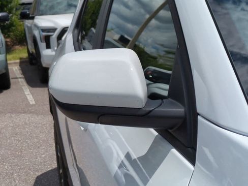 Used 2026 Chevrolet Equinox LT FWD image 12