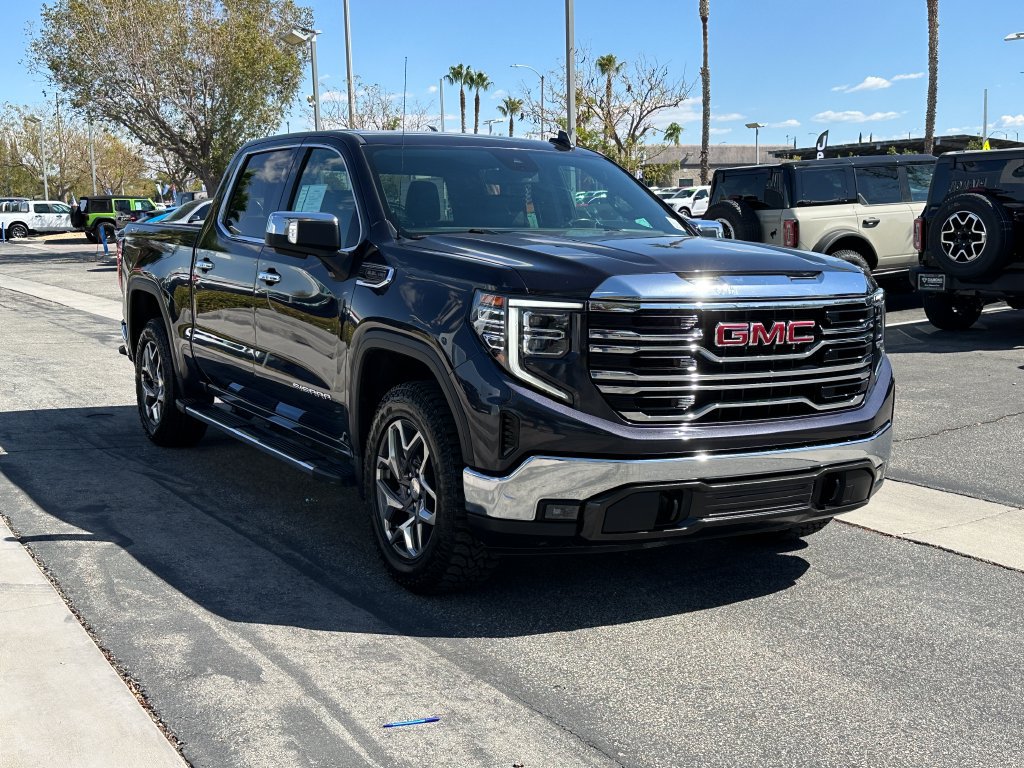 Used 2023 GMC Sierra 1500 SLT w/ SLT Premium Package AWD/4WD image 10