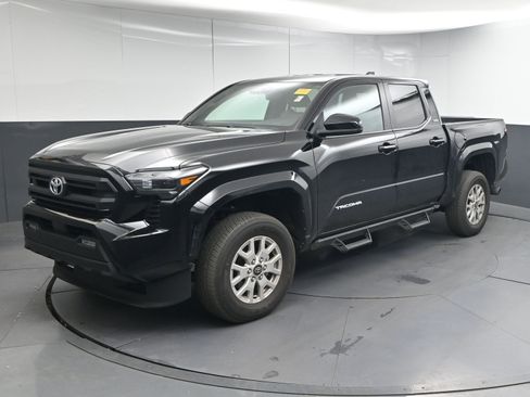 Used 2024 Toyota Tacoma SR5 image 4