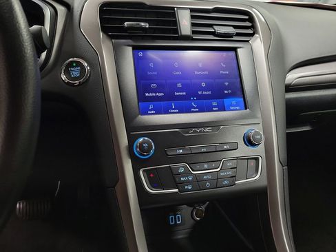 Used 2020 Ford Fusion SE FWD image 14