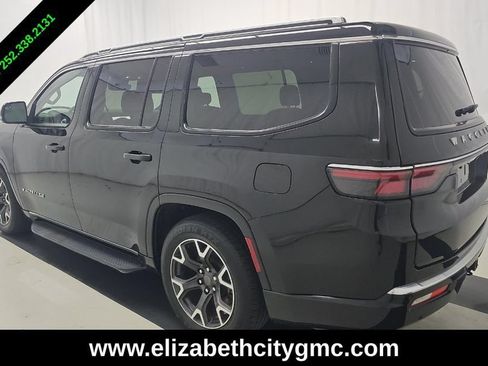 Used 2024 Jeep Wagoneer Series III AWD/4WD image 4