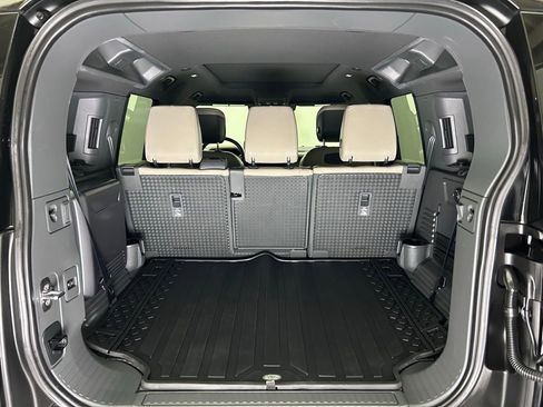 Used 2022 Land Rover Defender 110 XS Edition image 17