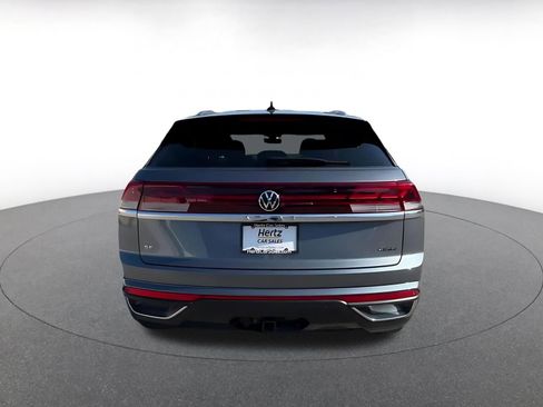 Used 2025 Volkswagen Atlas Cross Sport SE image 12