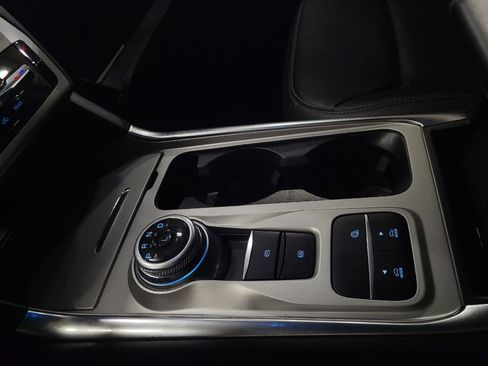 Used 2023 Ford Explorer XLT w/ Equipment Group 202A image 26