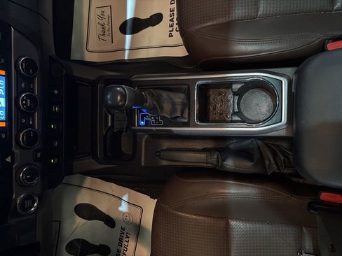 Used 2016 Toyota Tacoma Limited w/ Towing Package image 34