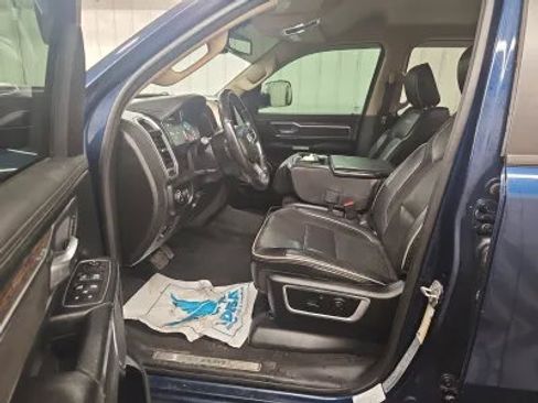 Used 2020 RAM 1500 Laramie AWD/4WD image 11