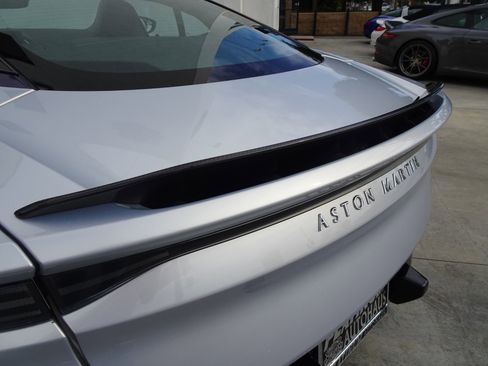 Used 2019 Aston Martin DBS Superleggera image 33