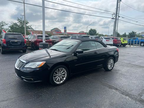 Used 2013 Chrysler 200 Touring FWD image 2