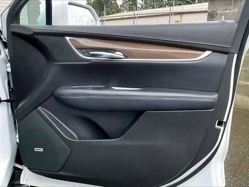 Used 2018 Cadillac XT5 Platinum image 22