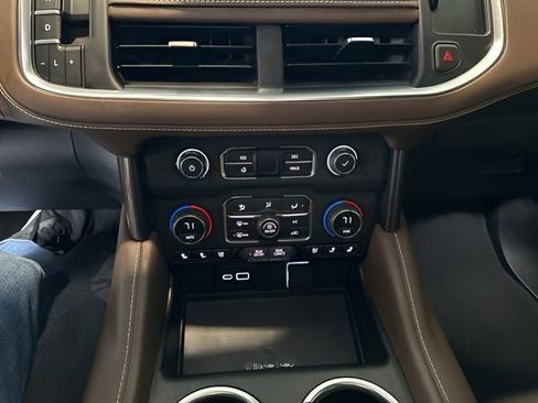 Used 2021 Chevrolet Suburban High Country image 13