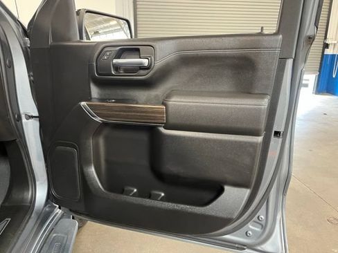 Used 2022 Chevrolet Silverado 1500 LT Trail Boss w/ LPO, Dark Essentials Package AWD/4WD image 12