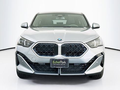 Used 2025 BMW X2 xDrive28i image 2
