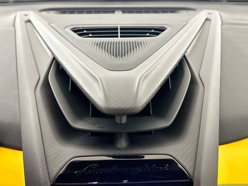 Used 2024 Lamborghini Revuelto AWD/4WD image 27