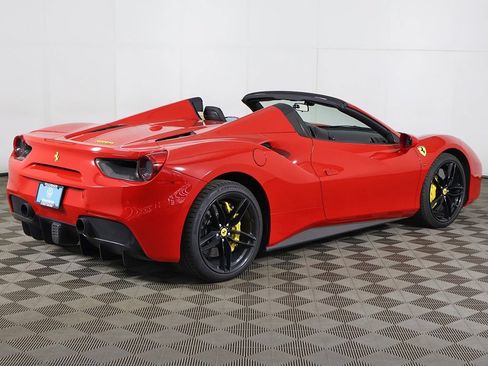 Used 2019 Ferrari 488 Spider RWD image 8
