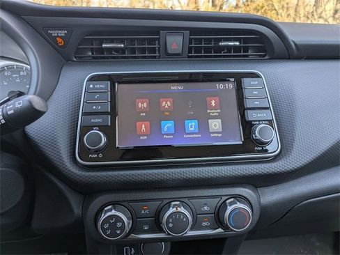 Used 2024 Nissan Kicks S image 19