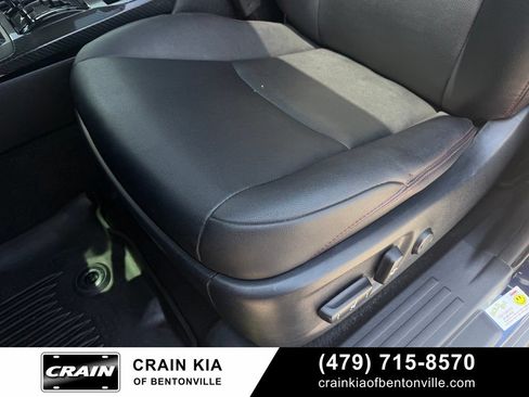 Used 2020 Toyota 4Runner Venture w/ Moonroof Package AWD/4WD image 24