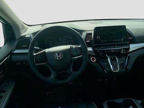 New 2026 Honda Odyssey Touring image 18