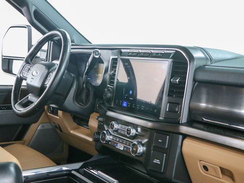 Used 2024 Ford F350 Lariat w/ Lariat Ultimate Package AWD/4WD image 27