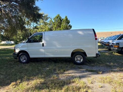 New 2025 Chevrolet Express 2500 Work Van 3D Cargo Van w/ Driver Convenience Package RWD image 6