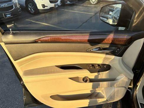 Used 2013 Cadillac SRX Luxury w/ Driver Awareness Package image 15