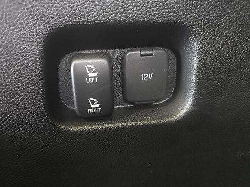 Used 2023 Ford Edge Titanium image 32