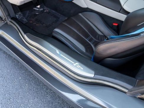 Used 2020 BMW i8 Coupe AWD/4WD image 54