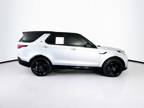 Used 2023 Land Rover Discovery S R-Dynamic image 11