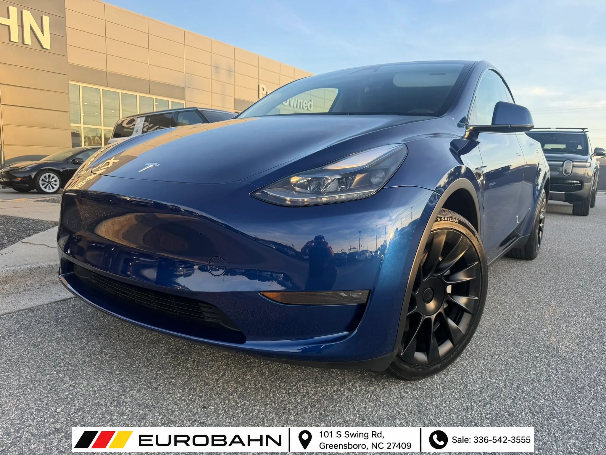 Used 2024 Tesla Model Y Long Range AWD/4WD image 1