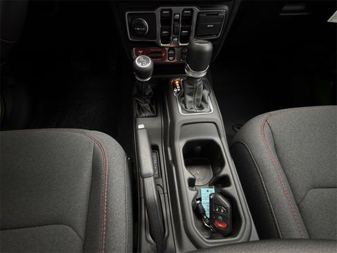 New 2025 Jeep Gladiator Rubicon w/ Convenience Group image 17